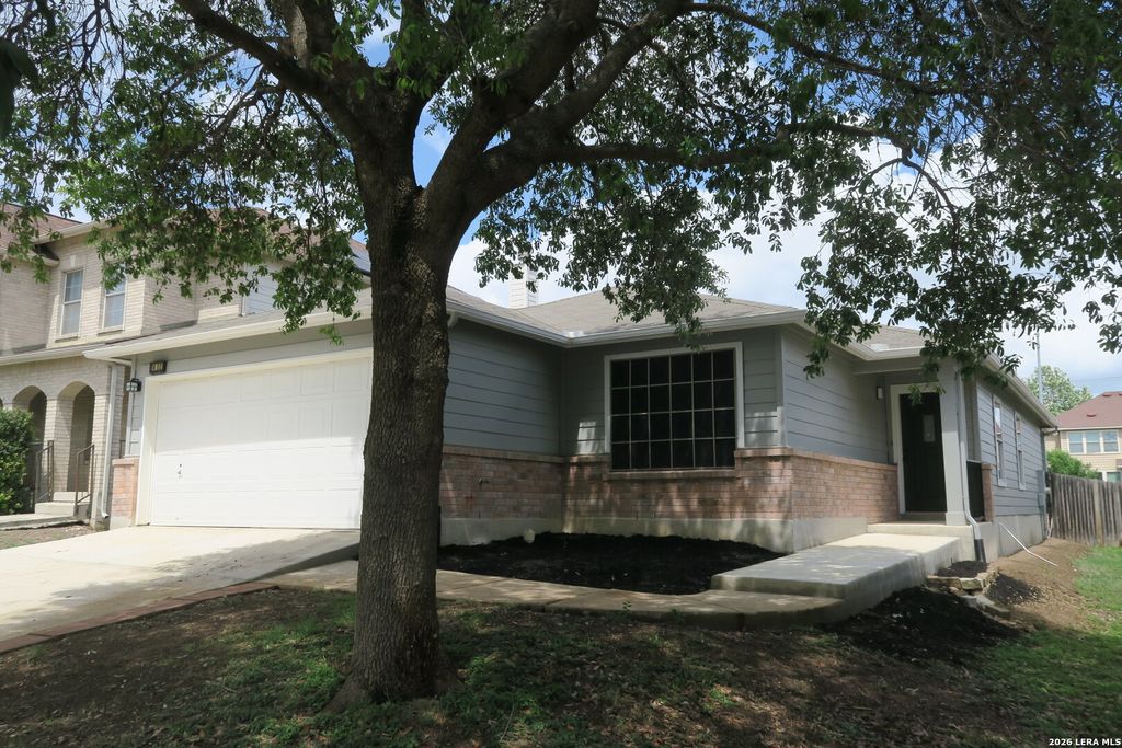 1402 Hunters Plane, San Antonio, TX 78245