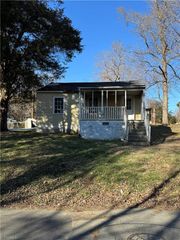 29 Circle Drive, Reidsville, NC 27320