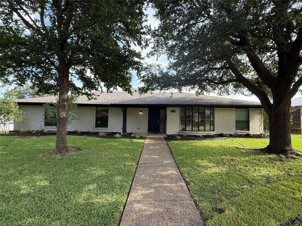 3474 Whirlaway Road, Dallas, TX 75229