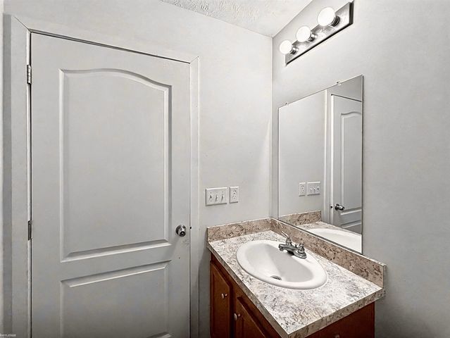 15346 Enchante Drive, Clinton Twp, MI 48038