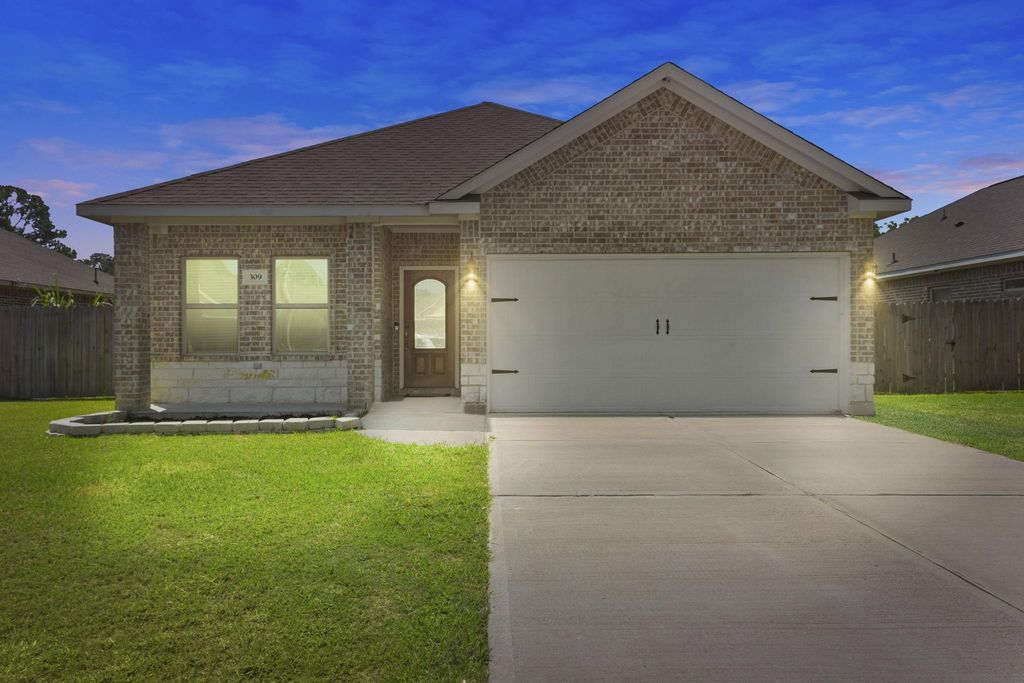 309 Carlos Leal Drive, Dayton, TX 77535