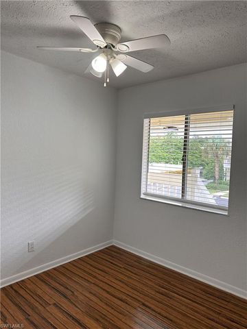 4629 Bayshore DR J7, Naples, FL 34112