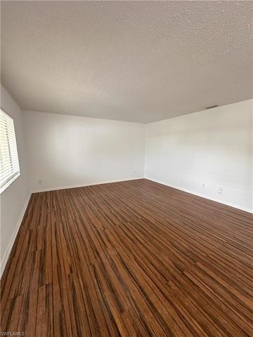 4629 Bayshore DR J7, Naples, FL 34112