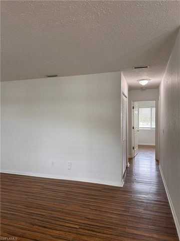 4629 Bayshore DR J7, Naples, FL 34112