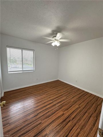 4629 Bayshore DR J7, Naples, FL 34112