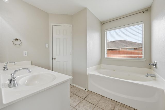 528 Bretts Way, Burleson, TX 76028