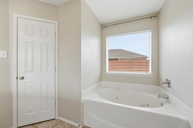 528 Bretts Way, Burleson, TX 76028