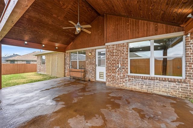 528 Bretts Way, Burleson, TX 76028