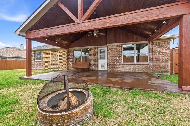 528 Bretts Way, Burleson, TX 76028
