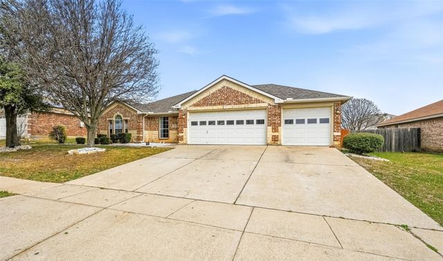 528 Bretts Way, Burleson, TX 76028