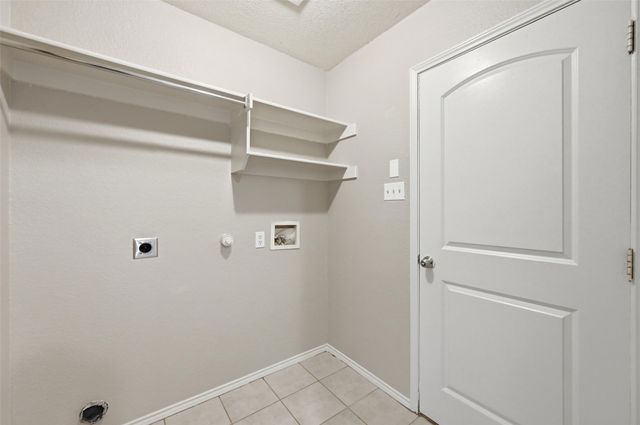 528 Bretts Way, Burleson, TX 76028