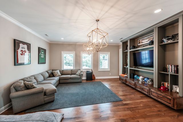 309 Hurt Rd, Hendersonville, TN 37075
