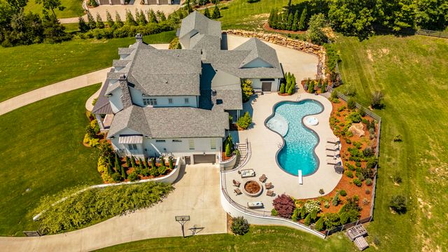 309 Hurt Rd, Hendersonville, TN 37075