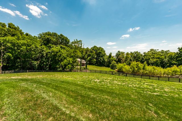 309 Hurt Rd, Hendersonville, TN 37075