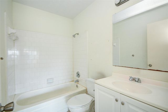 2806 N Brompton Drive, Pearland, TX 77584