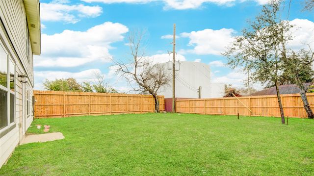 2806 N Brompton Drive, Pearland, TX 77584