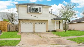 2806 N Brompton Drive, Pearland, TX 77584