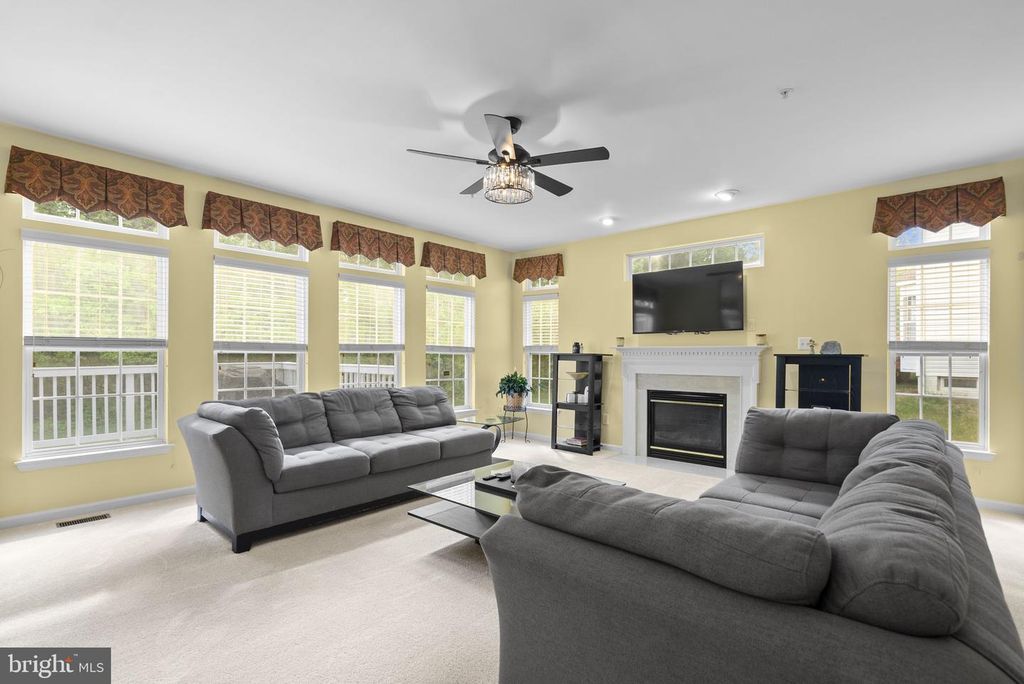 Image 15 of property listing at 17803 MERINO DR, Accokeek, MD 20607