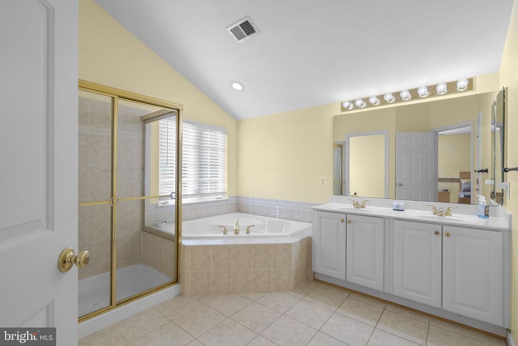 Image 20 of property listing at 17803 MERINO DR, Accokeek, MD 20607