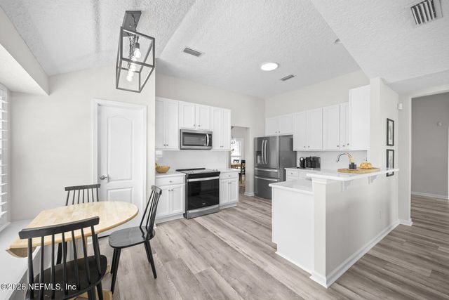 909 THOROUGHBRED Drive, Orange Park, FL 32065