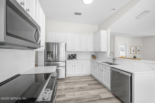 909 THOROUGHBRED Drive, Orange Park, FL 32065