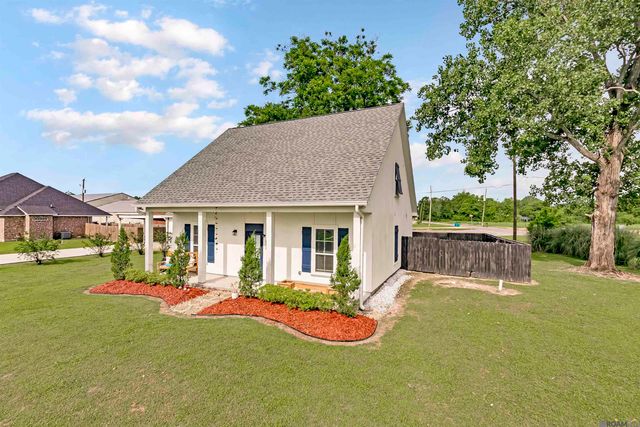 1502 Lamotte Ln, Port Allen, LA 70767