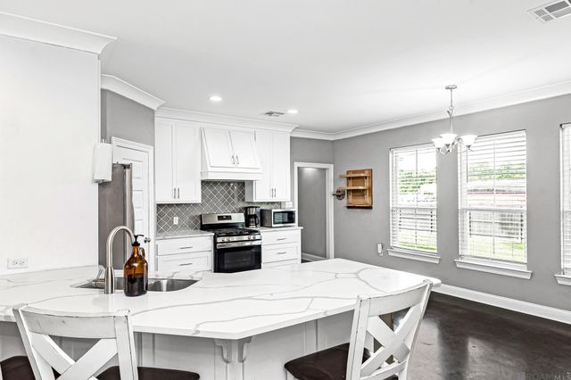 1502 Lamotte Ln, Port Allen, LA 70767