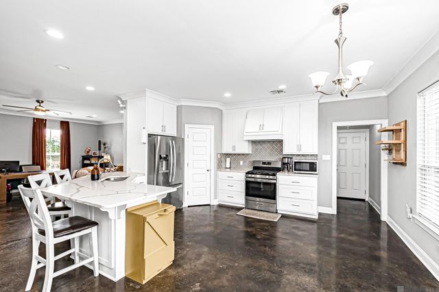 1502 Lamotte Ln, Port Allen, LA 70767
