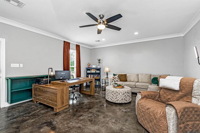 1502 Lamotte Ln, Port Allen, LA 70767