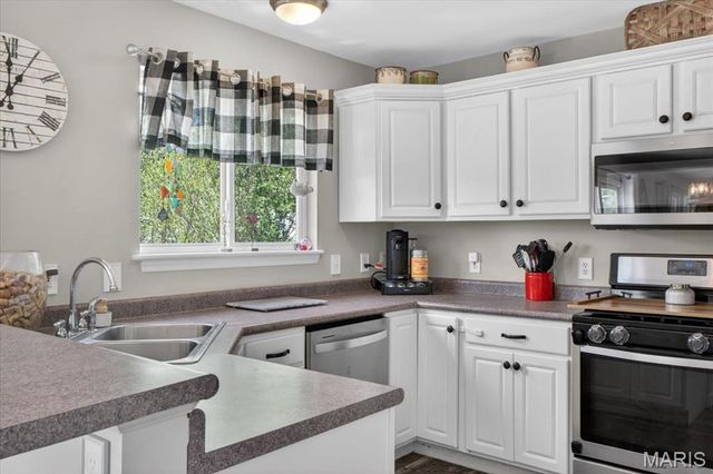 10 Francis Avenue, Valley Park, MO 63088