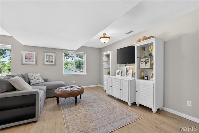 10 Francis Avenue, Valley Park, MO 63088
