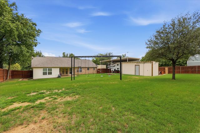 306 Oak Drive, Argyle, TX 76226