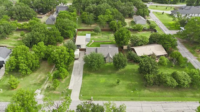 306 Oak Drive, Argyle, TX 76226