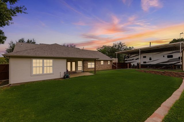306 Oak Drive, Argyle, TX 76226