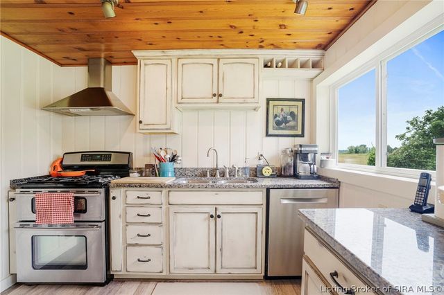 8298 W Chicken Run Road, Madison, IN 47250