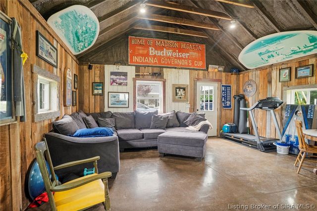 8298 W Chicken Run Road, Madison, IN 47250