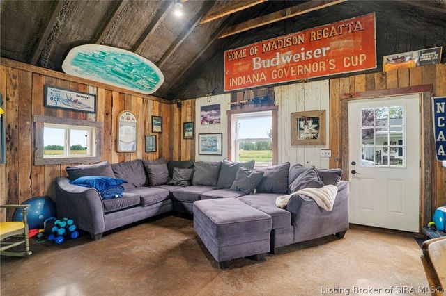 8298 W Chicken Run Road, Madison, IN 47250