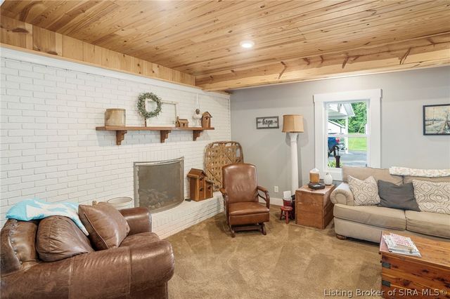 8298 W Chicken Run Road, Madison, IN 47250