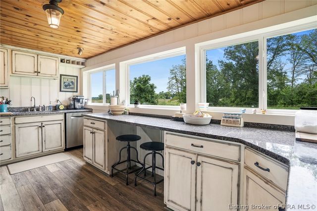 8298 W Chicken Run Road, Madison, IN 47250