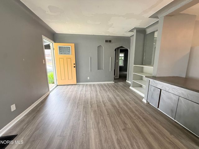 3168 Douglas Road, Toledo, OH 43606