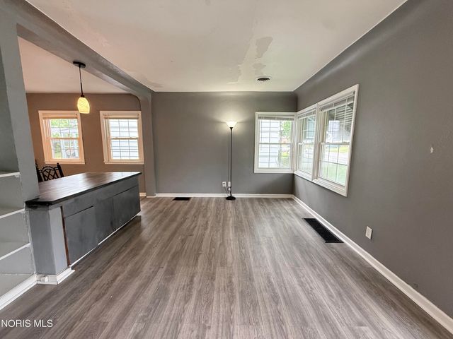 3168 Douglas Road, Toledo, OH 43606