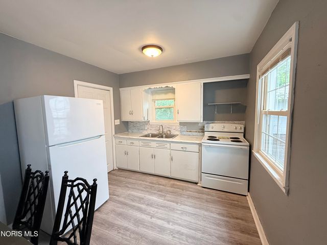 3168 Douglas Road, Toledo, OH 43606
