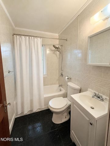 3168 Douglas Road, Toledo, OH 43606