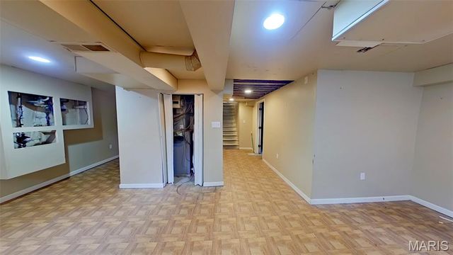 414 Superior Drive, St Louis, MO 63135