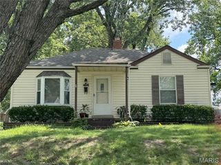 414 Superior Drive, St Louis, MO 63135