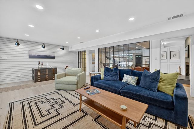 2304 Wakeforest Court, Arlington, TX 76012