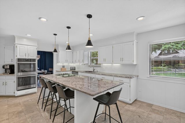 2304 Wakeforest Court, Arlington, TX 76012