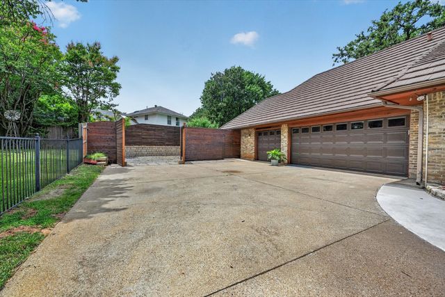 2304 Wakeforest Court, Arlington, TX 76012