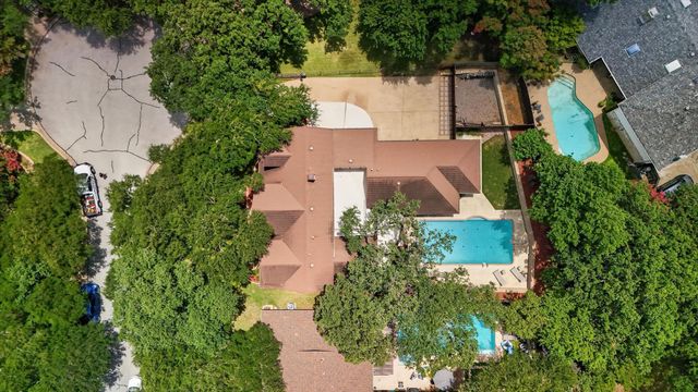 2304 Wakeforest Court, Arlington, TX 76012