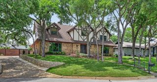 2304 Wakeforest Court, Arlington, TX 76012